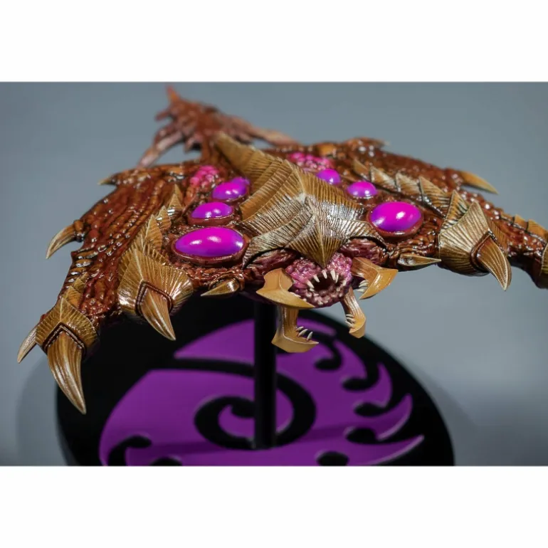 Dark Horse Comics StarCraft Zerg Brood Lord 6" Replica